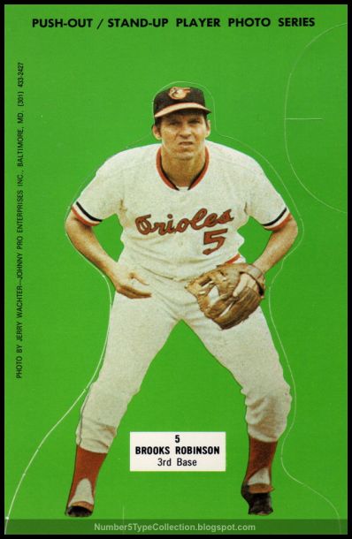 73JP 5 Brooks Robinson Fielding.jpg